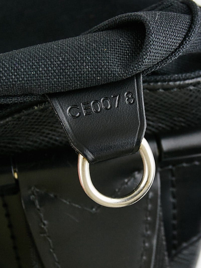 Louis Vuitton​ Viktor GM Taiga Black Messenger​ Bag​ Year​ : 2008