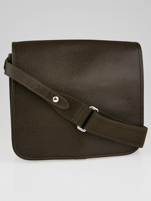 Louis Vuitton Grizzli Taiga Leather Andrei Messenger Bag