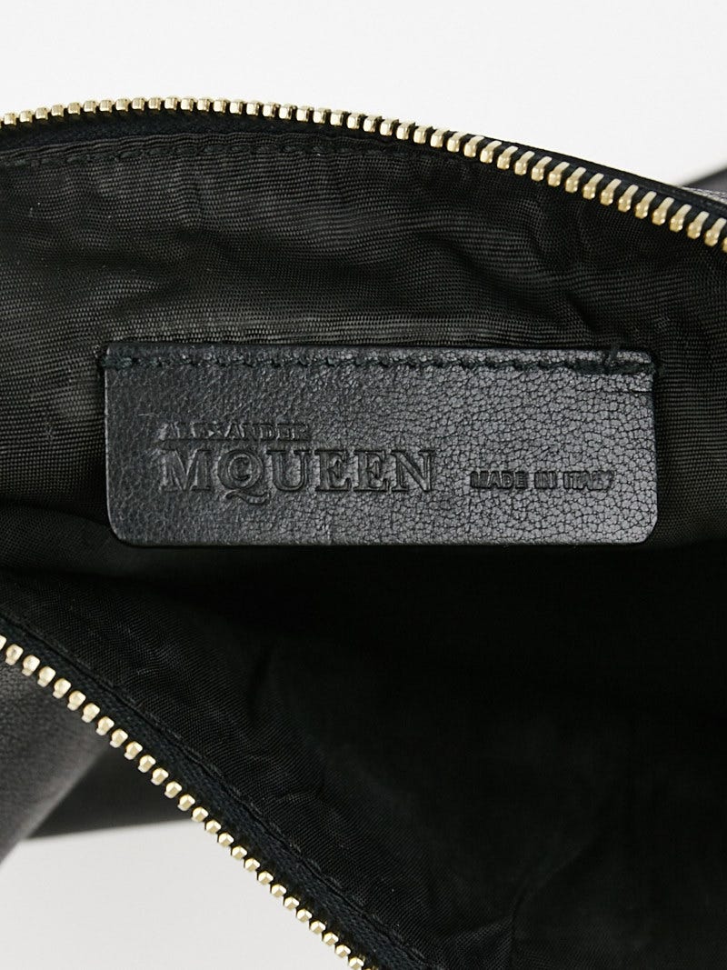 Alexander McQueen Black Leather Skull Zip Pouch Clutch Bag Alexander McQueen Black Leather Skull Zip Pouch Clutch Bag