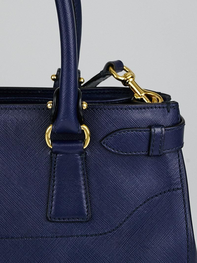 Salvatore Ferragamo Amy Medium Top Zip Shoulder Tote Bag