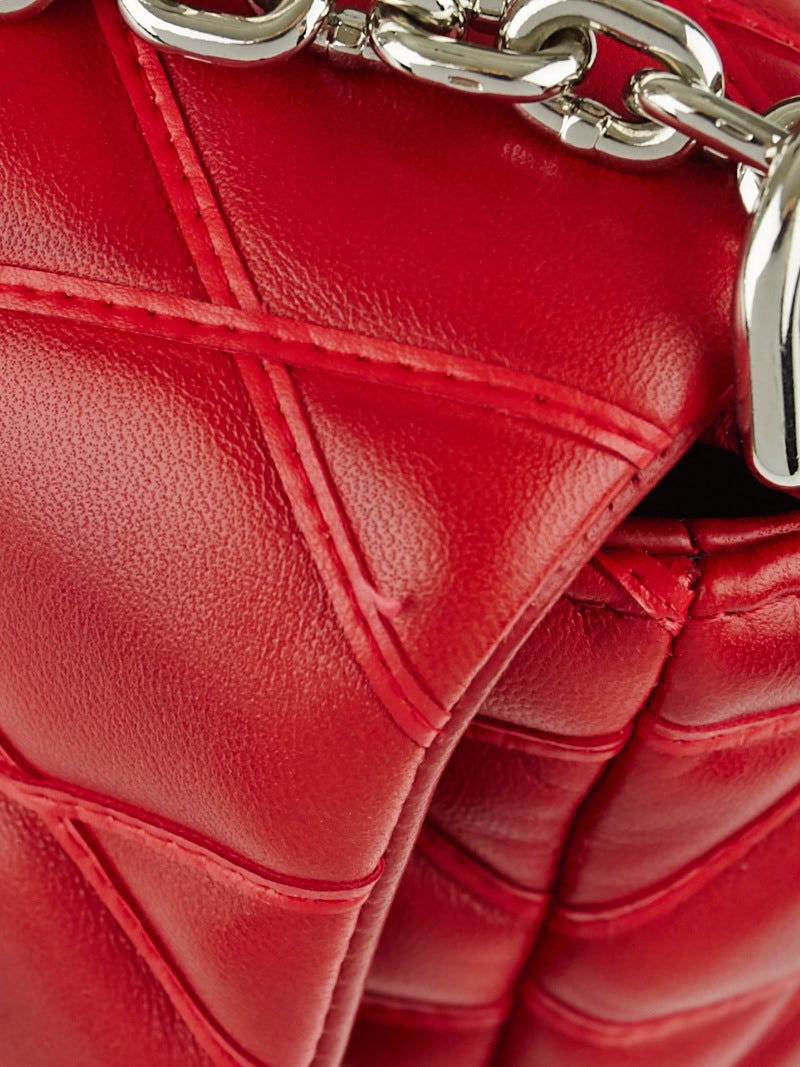Twist Louis Vuitton Red GO-14 Malletage MM Silvery Leather Metal ref.495777  - Joli Closet