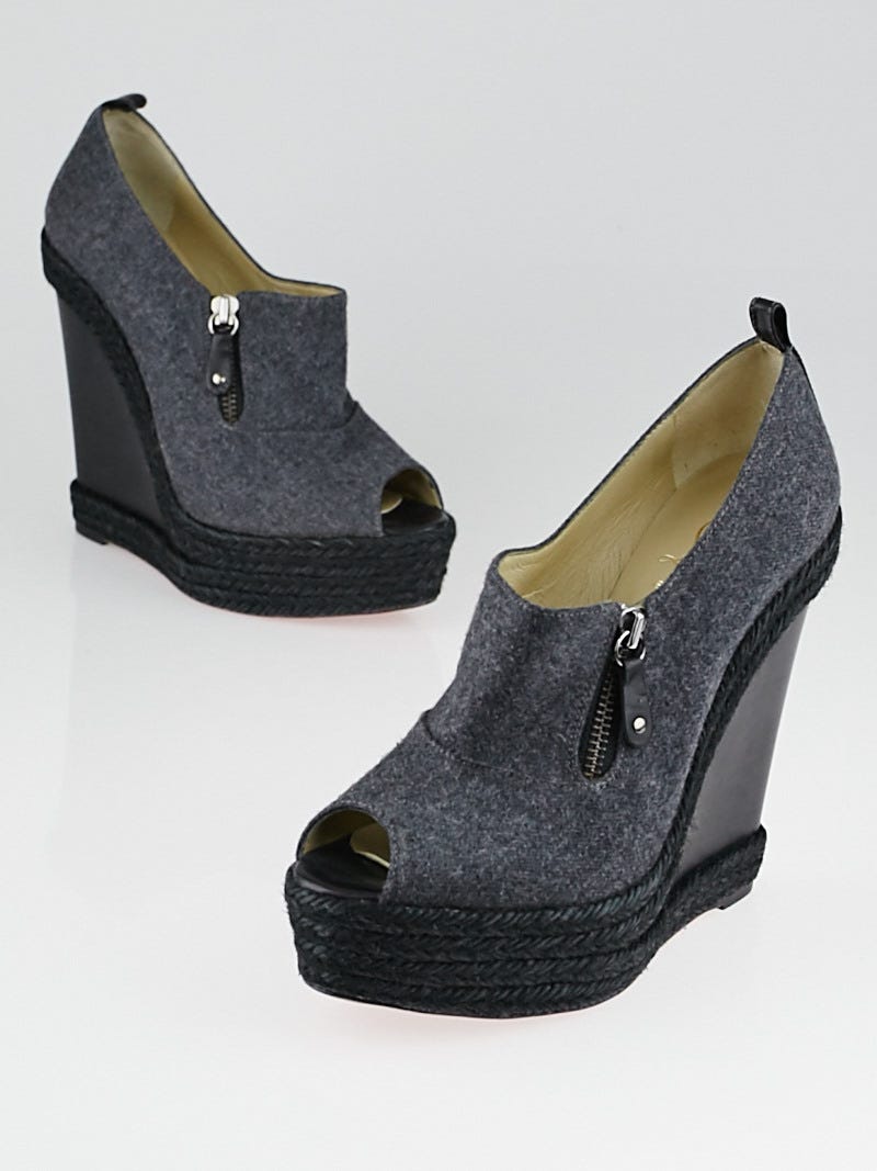Christian Louboutin Grey Flannel and Black Leather Deroba 140