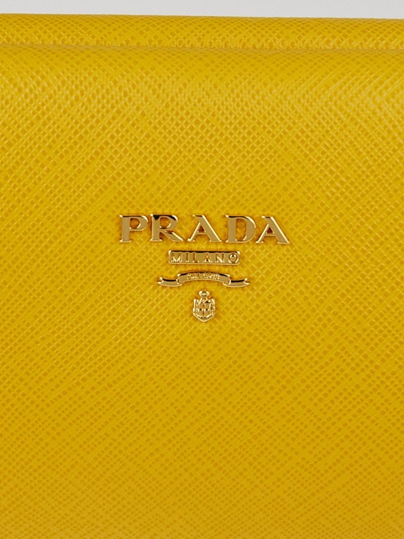 PRADA プラダ ポーチ ゴールド ロゴ ジップ イエロー 総柄 車