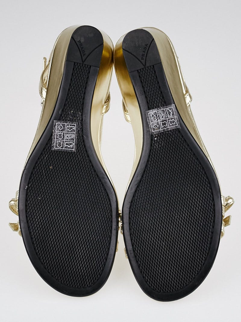 【美品✨】プラダ　リボン　エナメル　37 　バレーシューズ　ゴールドロゴ ☆Prada☆ロゴ入り レザーリボン付 バレエシューズ (PRADA