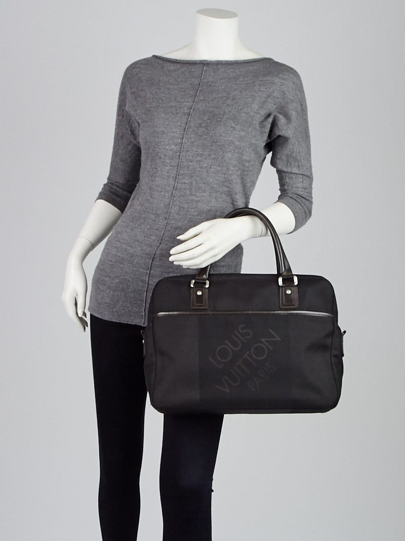 Louis Vuitton Damier Geant Yack Messenger - ShopStyle Shoulder Bags