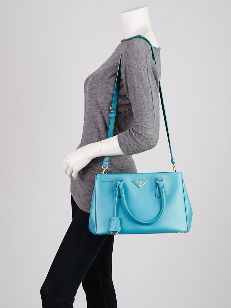 【夏に】PRADA ワンピース　ブルー 夏に】PRADA ワンピース ブルー - メルカリ