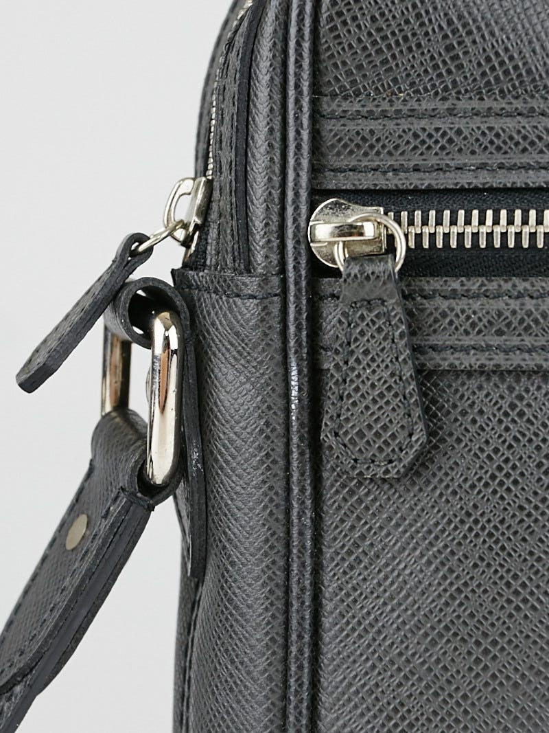 Louis Vuitton Black Taiga Leather Dimitri Alezian Messenger Bag - Yoogi's  Closet