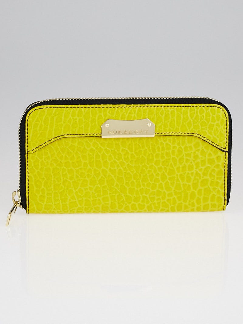 Burberry Bright Straw Grain Leather Ziggy Wallet Yoogi s Closet