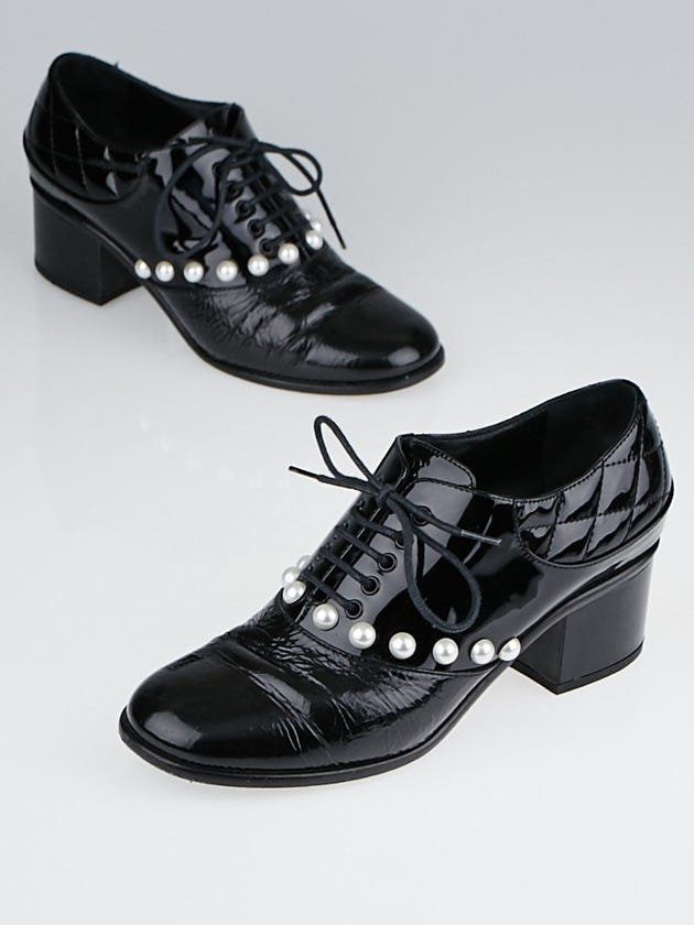 Chanel Black Patent Leather Faux-Pearl Oxfords Size 6.5/37