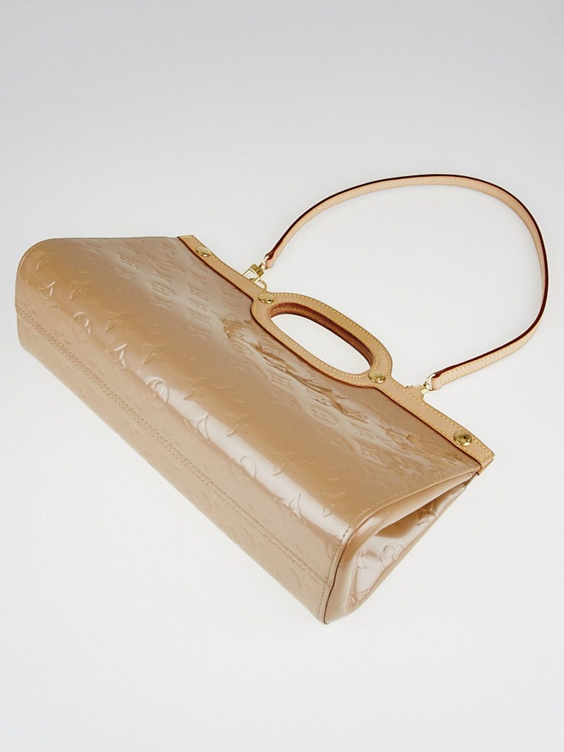 LOUIS VUITTON Cream Vernis Leather Roxbury Drive Bag