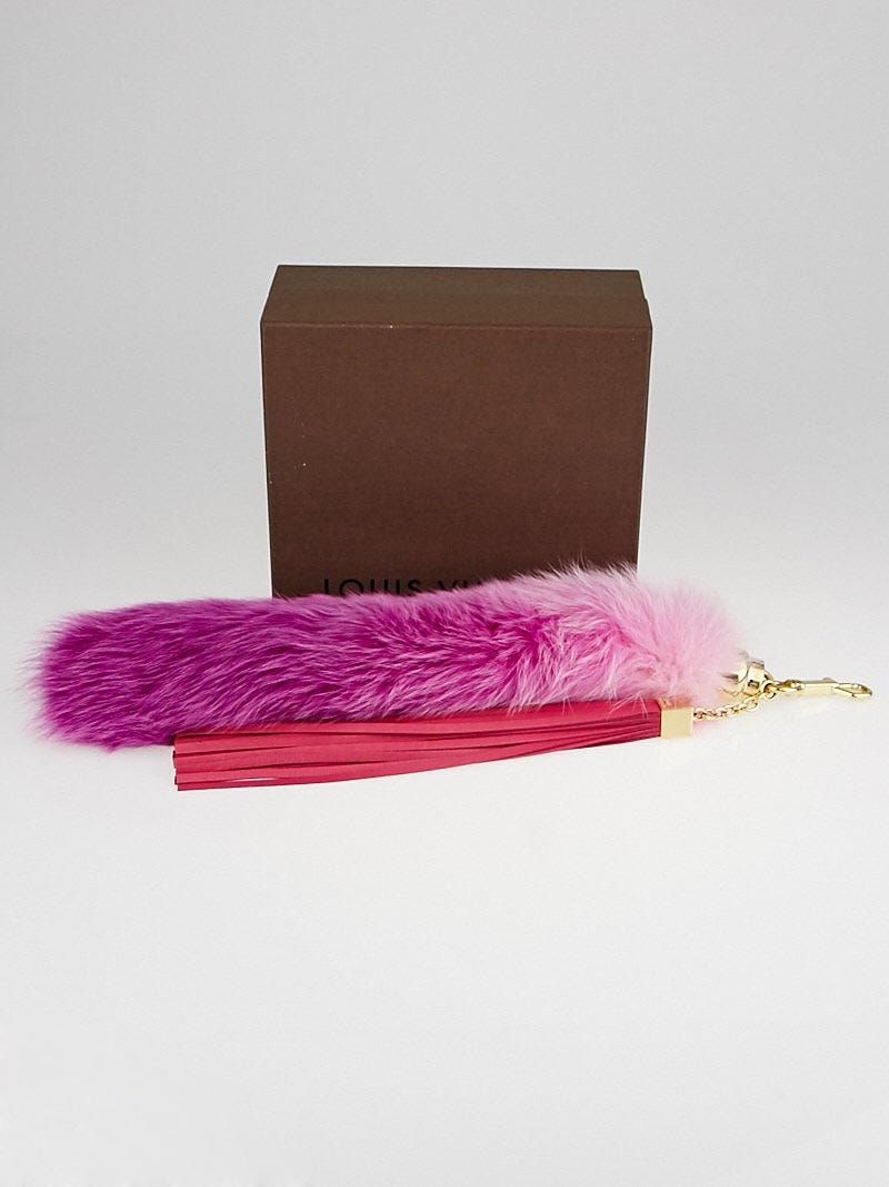 LOUIS VUITTON M63093 Cat motif Bijoux Sac Wild Fur charm Key Holder fur pink
