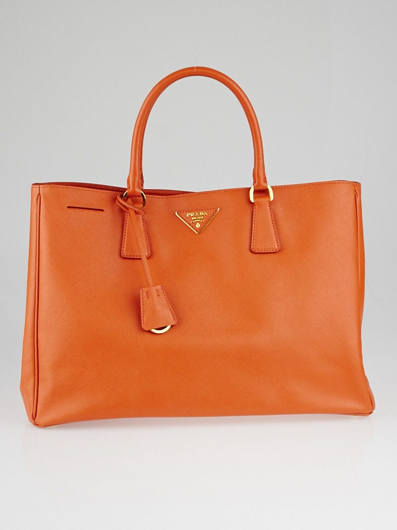 Prada papaya 2025