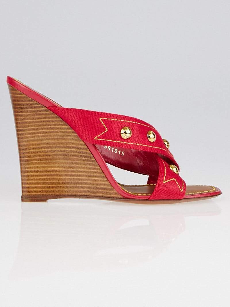 Louis Vuitton - Authenticated Heel - Cloth Red for Women, Very Good Condition