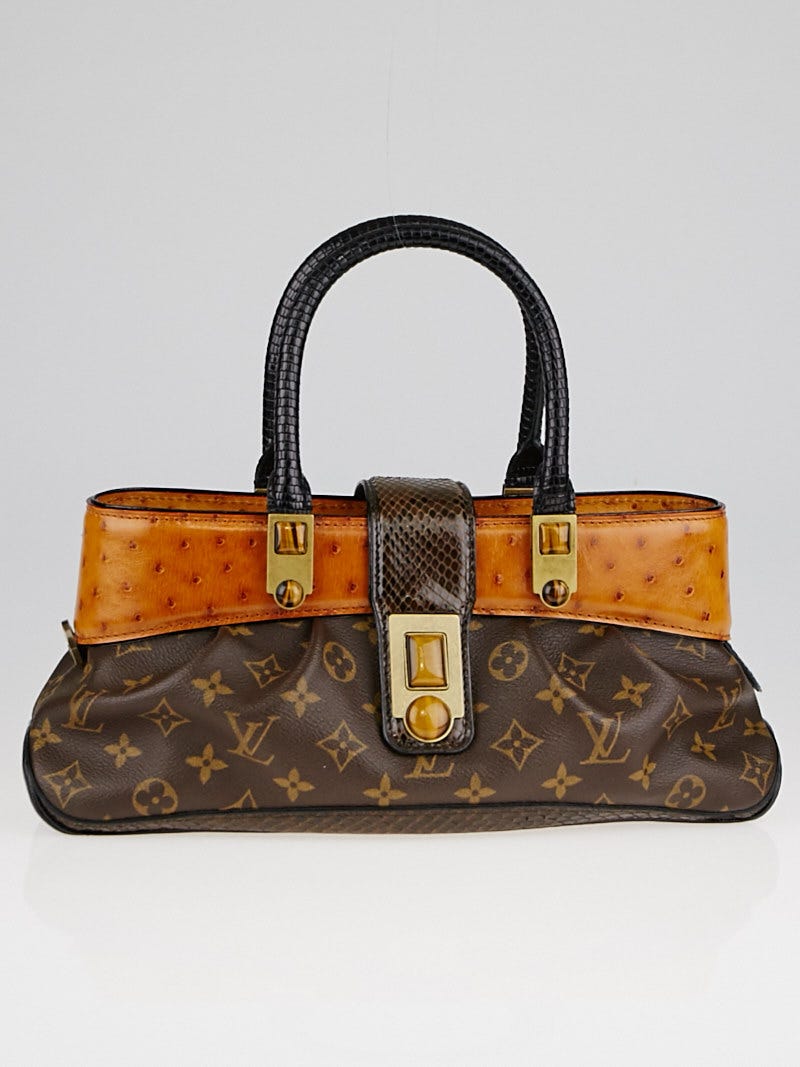 From Louis Vuitton's 2005 Fall/Winter Runway Collection, this stunning bag  is made of Louis Vuitton's Monogram…