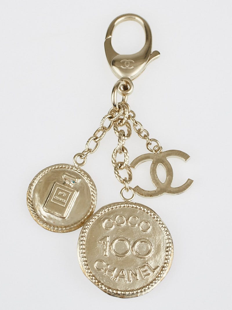 Chanel - Authenticated CC Bag Charm - Metal Gold for Women, Good Condition