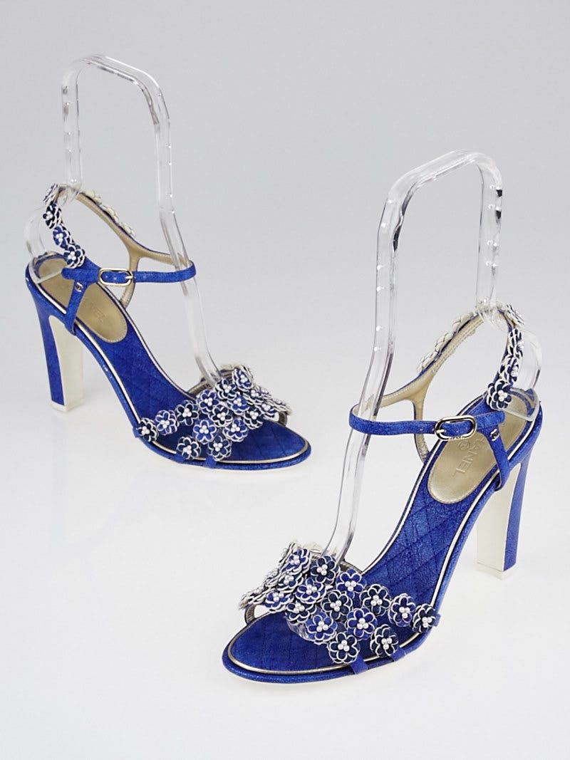 CHANEL レザー　ヒール CHANEL TREASURE CHEST RUNWAY RARE BLACK TALL PEARL CHAIN BOOTS