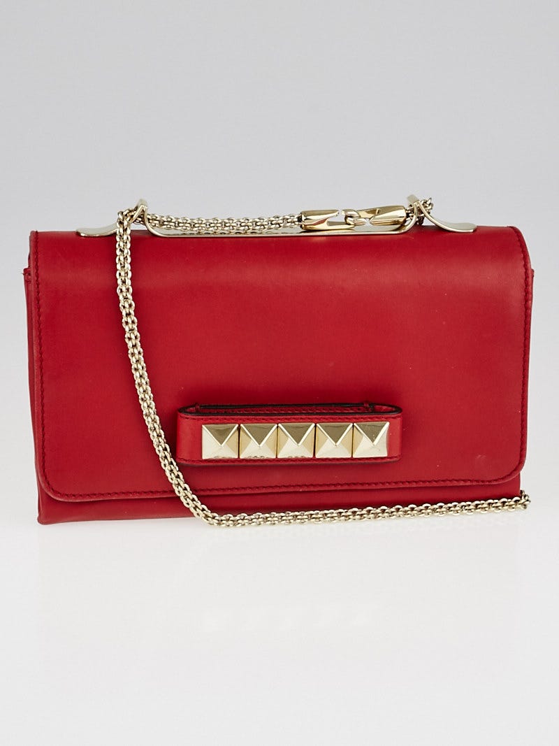 Red Valentino Garavani - Authenticated Clutch Bag - Leather Red for Women, Very Good Condition