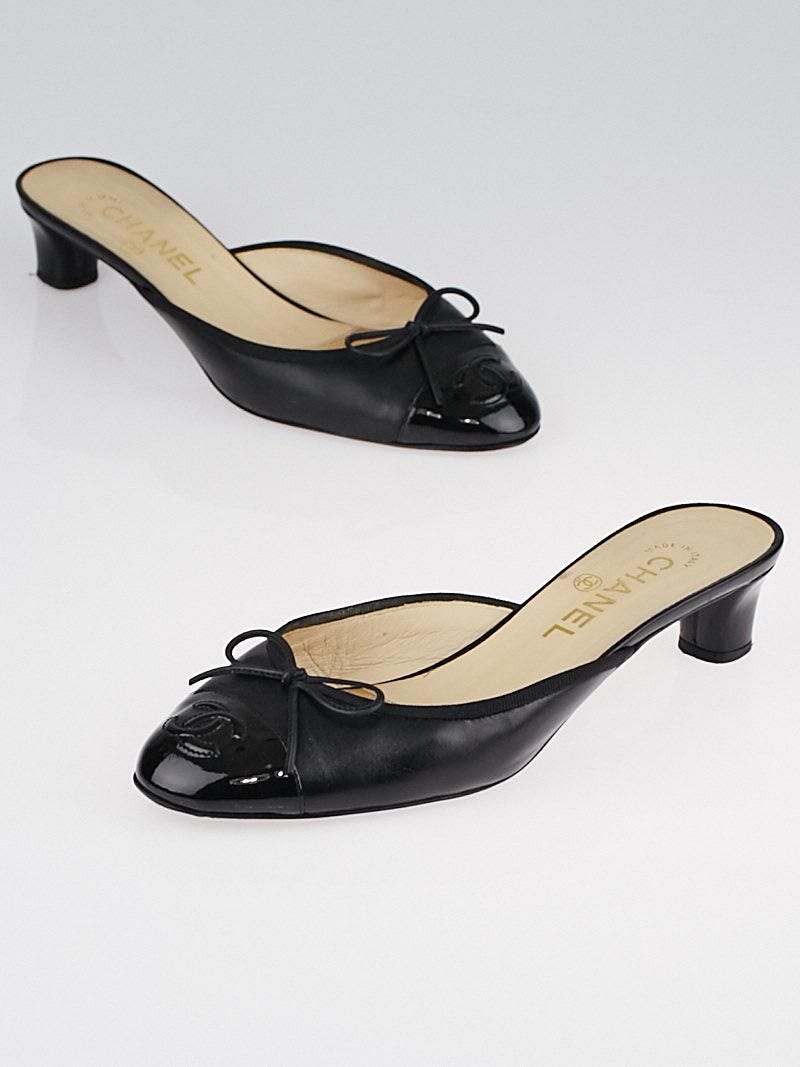 Chanel Black Leather CC Cap Toe Bow Mules Size 7.5/38 - Yoogi's Closet