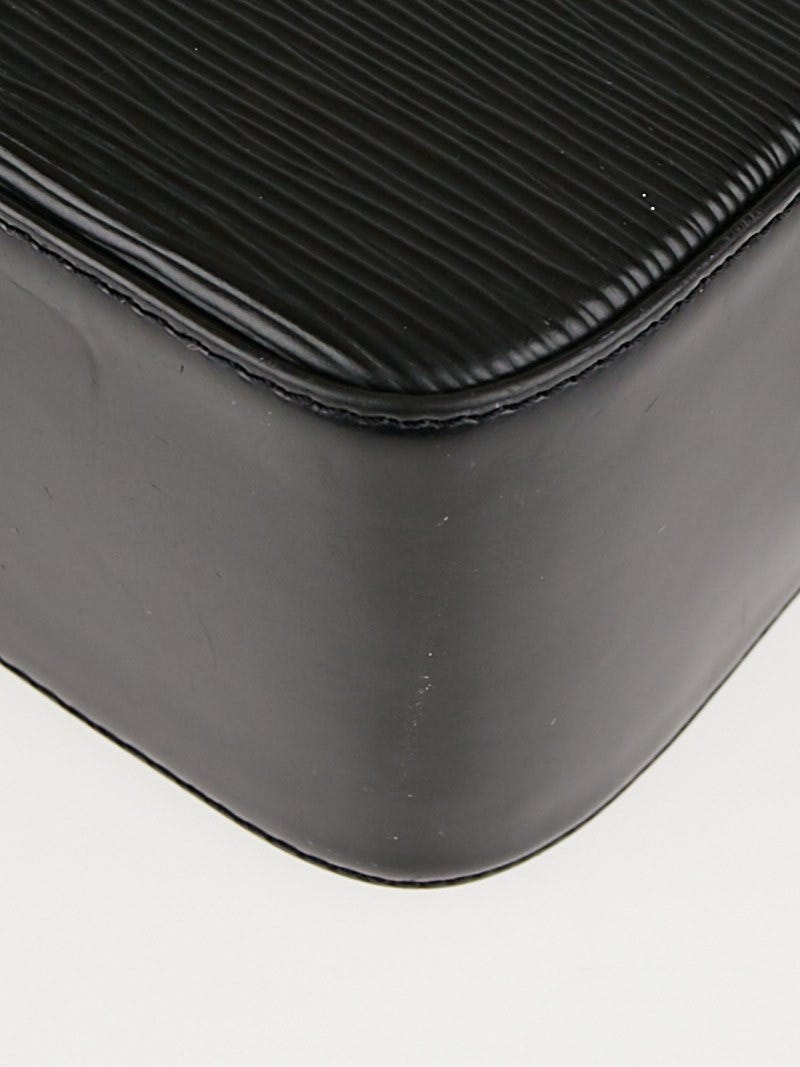Louis Vuitton Black Epi Leather Buci Bag ref.632730 - Joli Closet