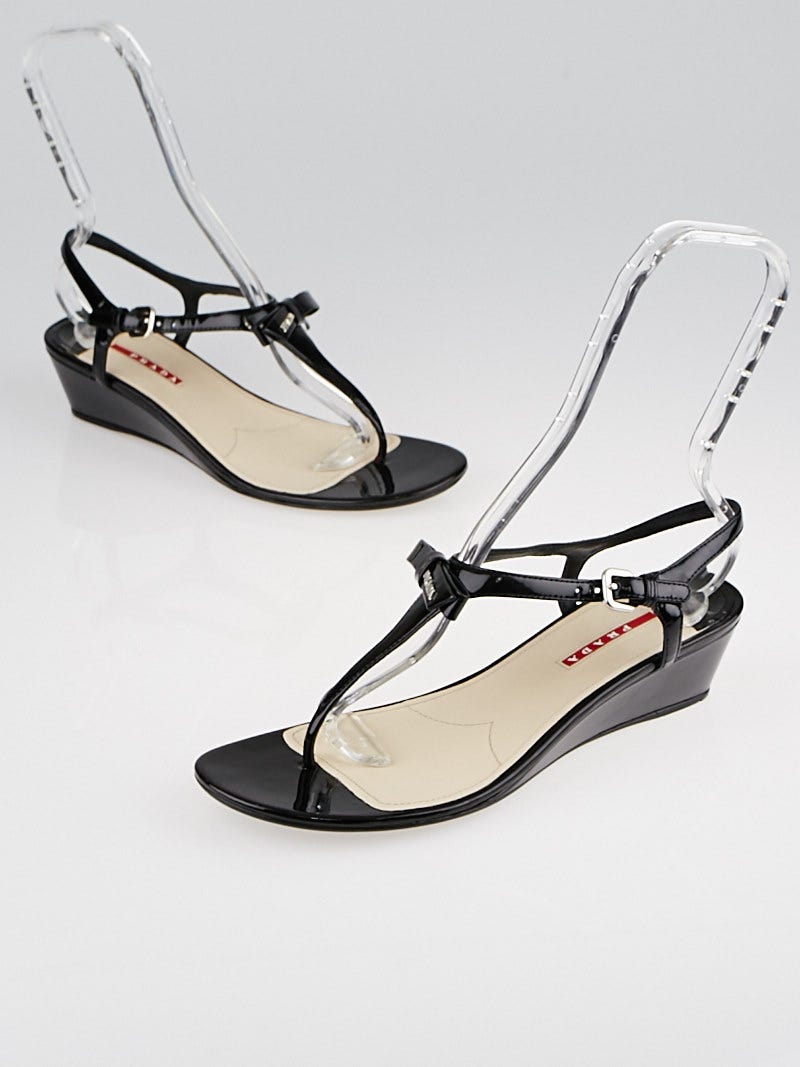 Authentic Louis Vuitton Bow Patent Leather Flip Flop Sandals Black