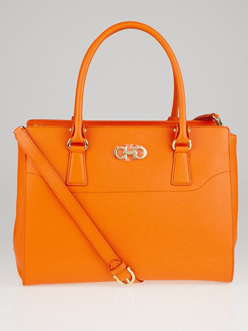 Ferragamo beky clearance bag