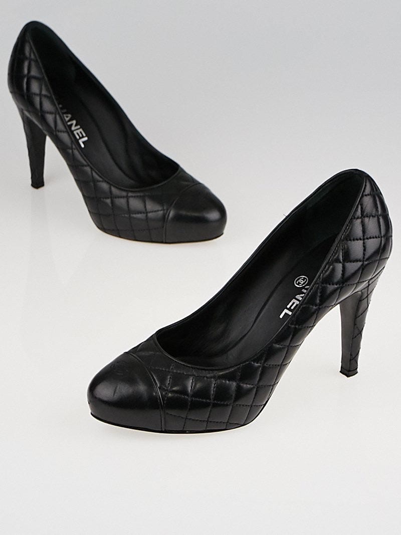 Chanel Black Quilted Leather CC Cap Toe Pumps Size 8/38.5 - Yoogi's Closet