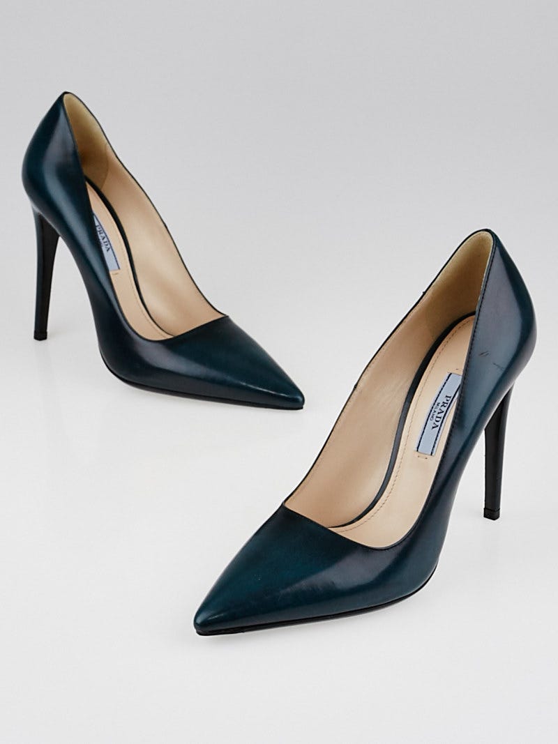 Prada classic pumps shop