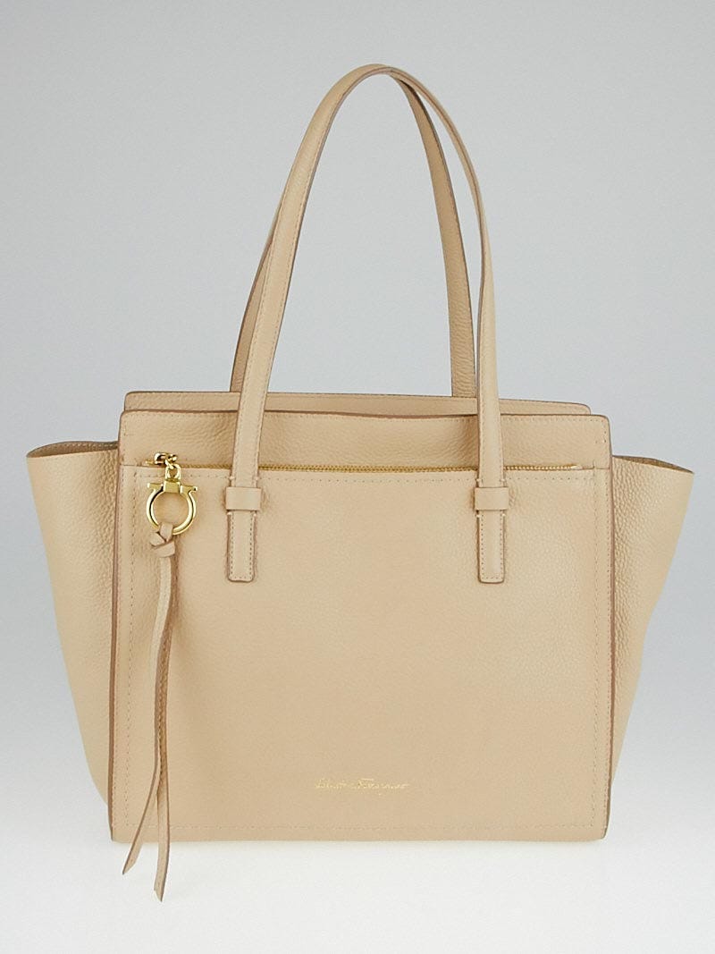 Salvatore ferragamo amy store
