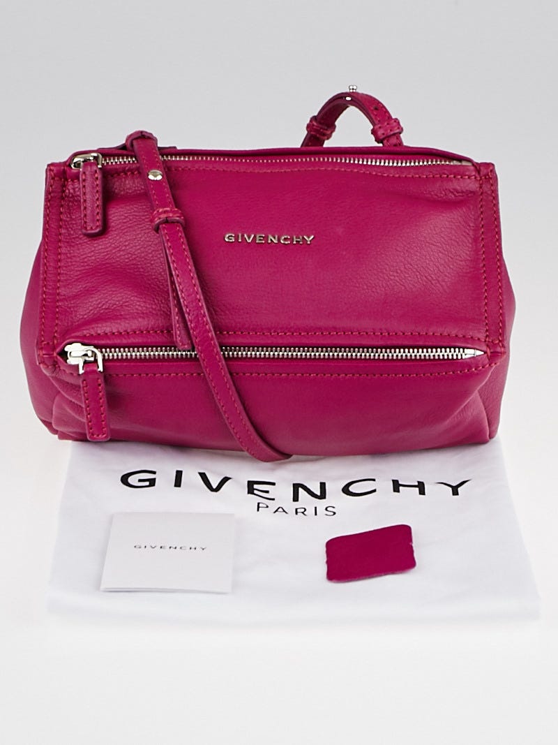 GIVENCHYのバック Black Givenchy Small Pandora Crossbody Bag with velvet stud