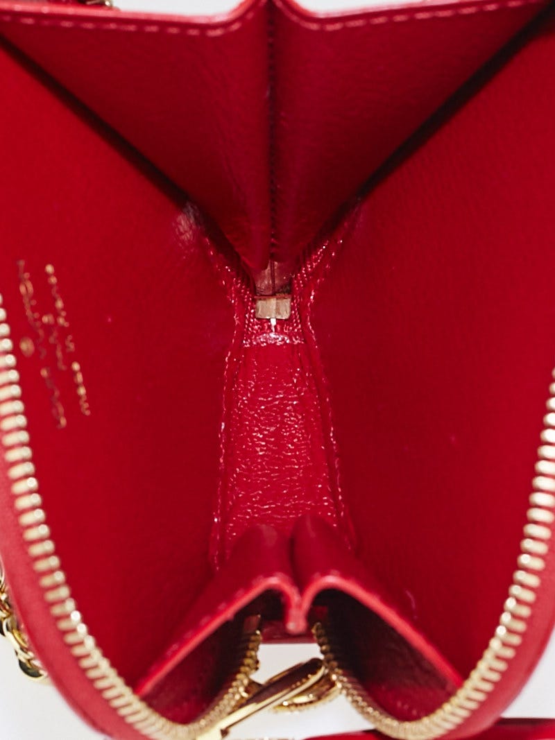 Louis Vuitton Pomme D'Amour Monogram Inclusion Heart Pendant Necklace -  Yoogi's Closet