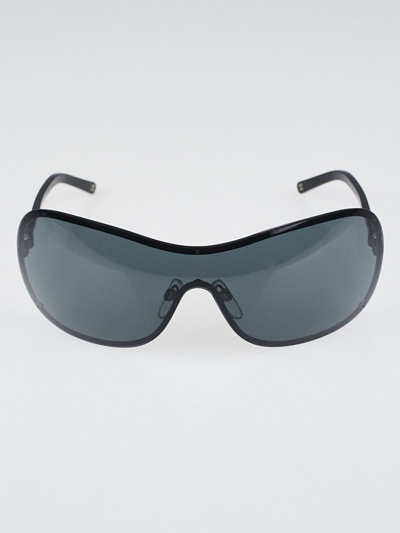 【メール便無料】 Chanel Black Metal Wrap Frame Pearl Sunglasses-4170 アクセサリー