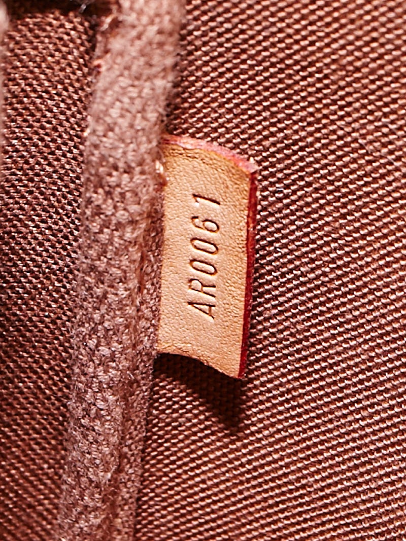 Louis Vuitton Limited Edition Silver Graffiti Stephen Sprouse Pochette  Accessories Bag - Yoogi's Closet
