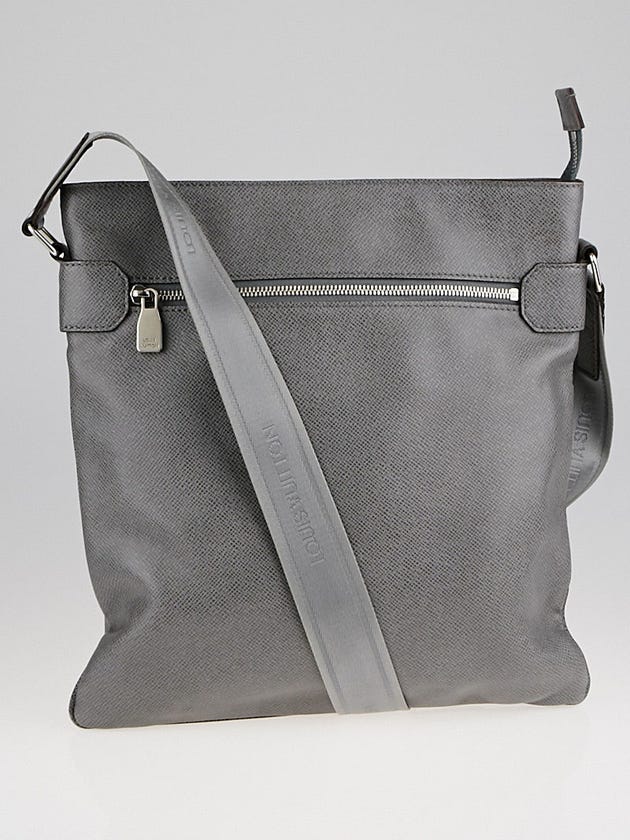 Louis Vuitton Glacier Taiga Leather Sasha Messenger Bag