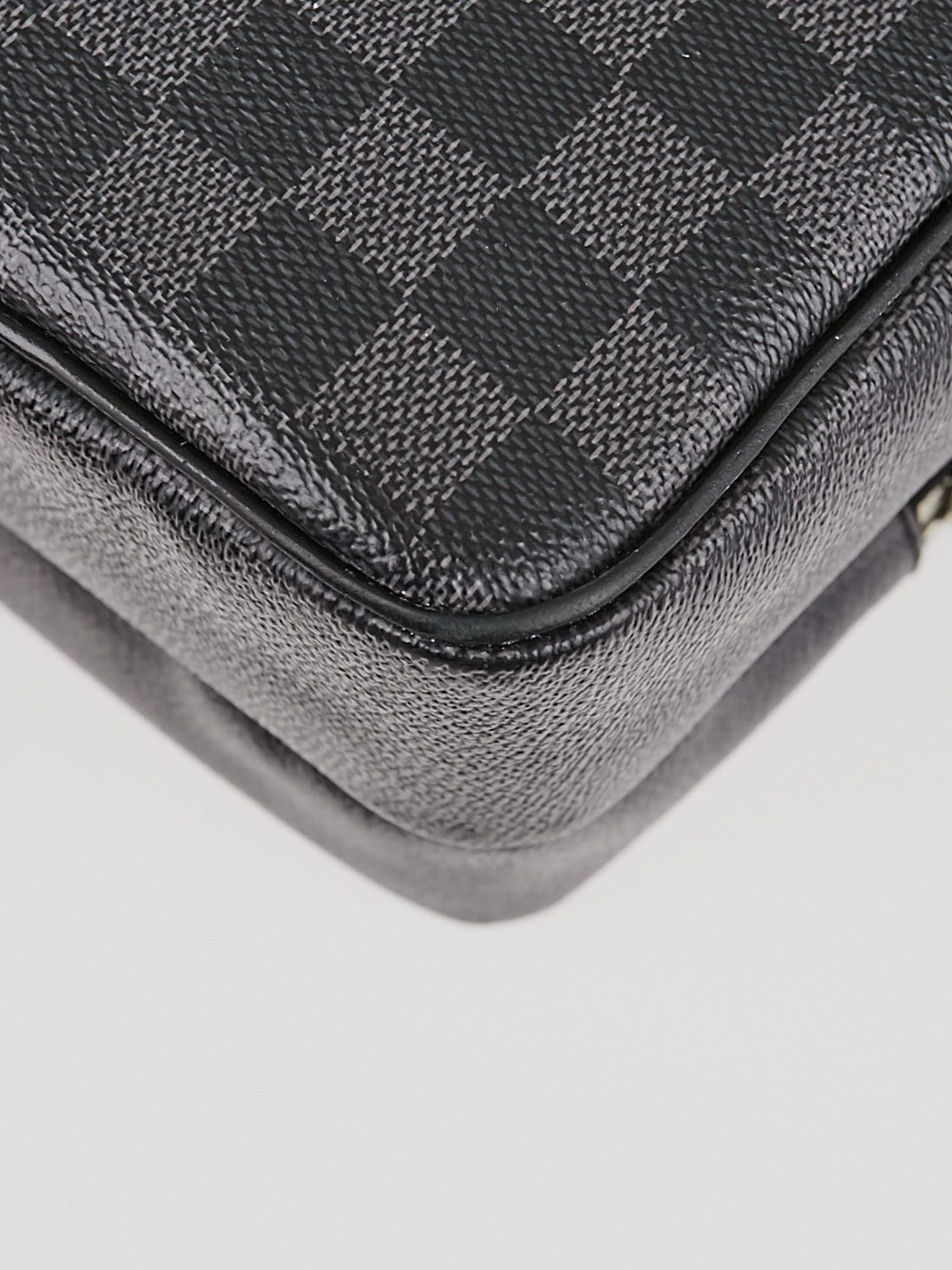 Louis Vuitton Damier Graphite Canvas e Camera Case Bag - Yoogi's  Closet