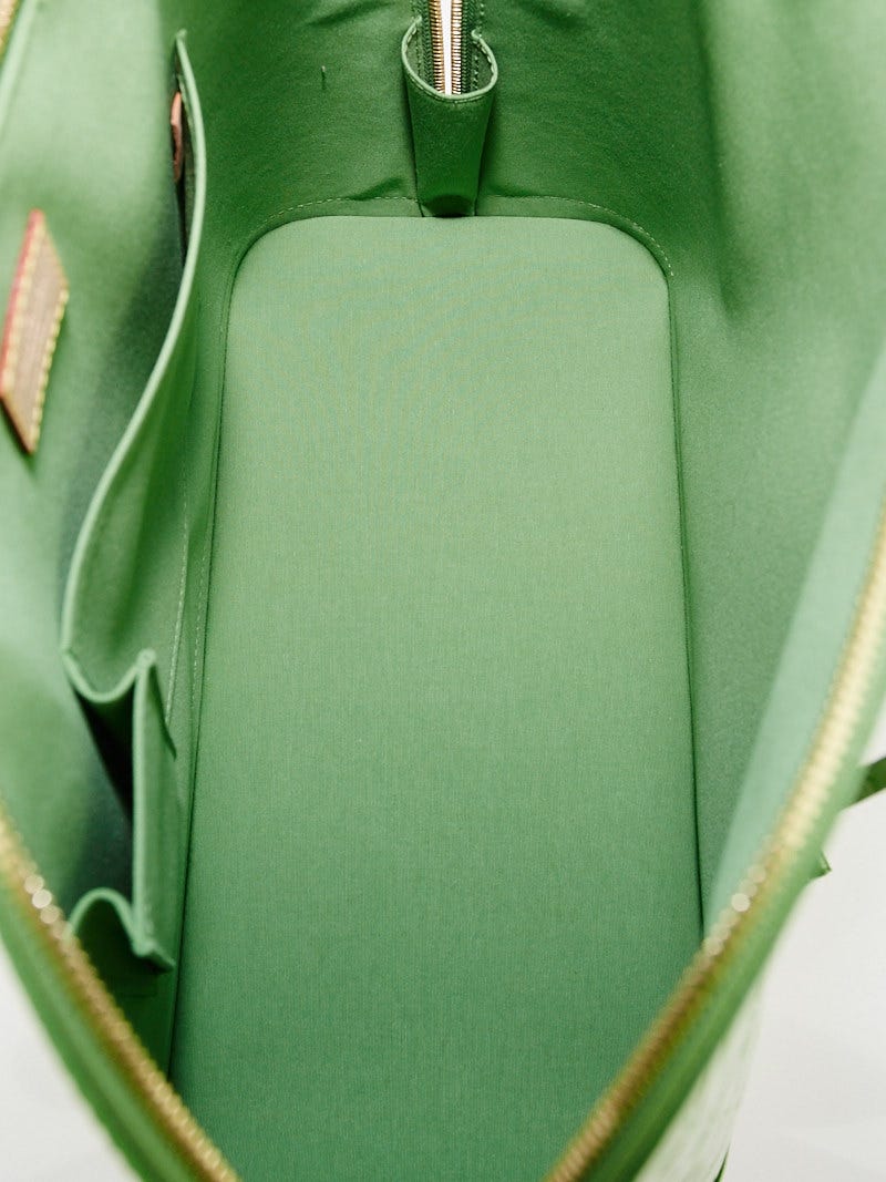 Louis Vuitton Alma MM Vernis in Vert Tonic (Green)
