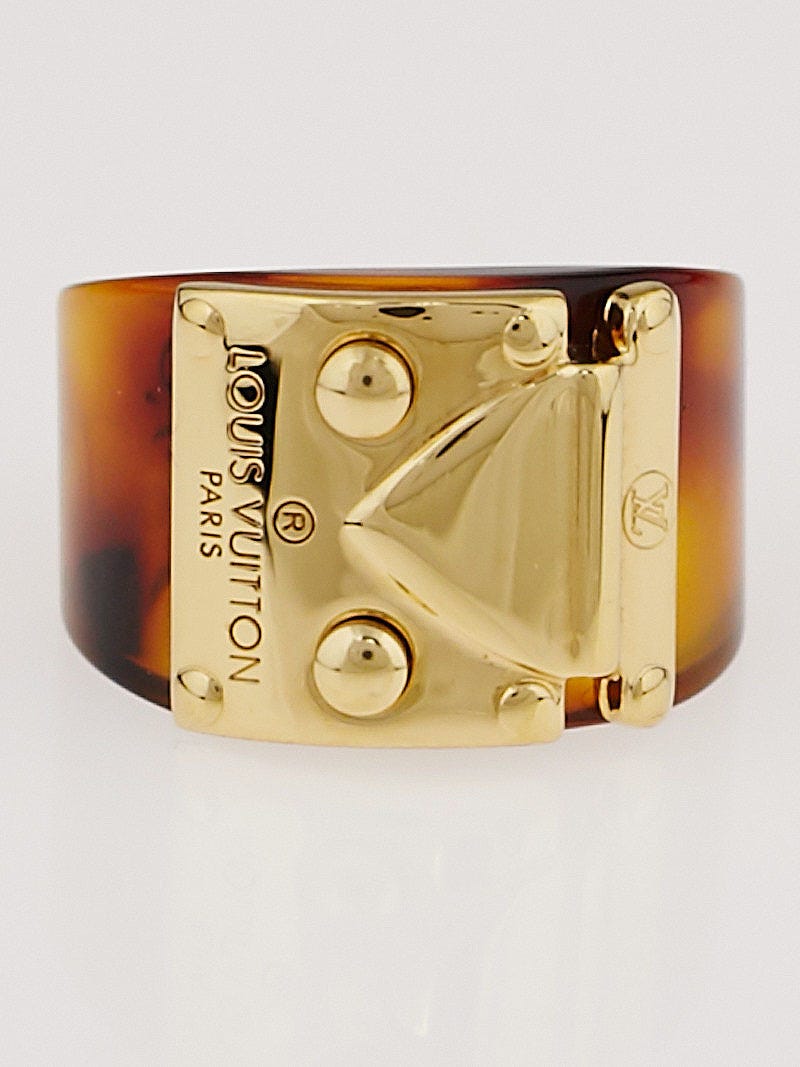 Louis Vuitton Tortoise Resin Lock Me Ring Size M/6.25 | Yoogi's Closet