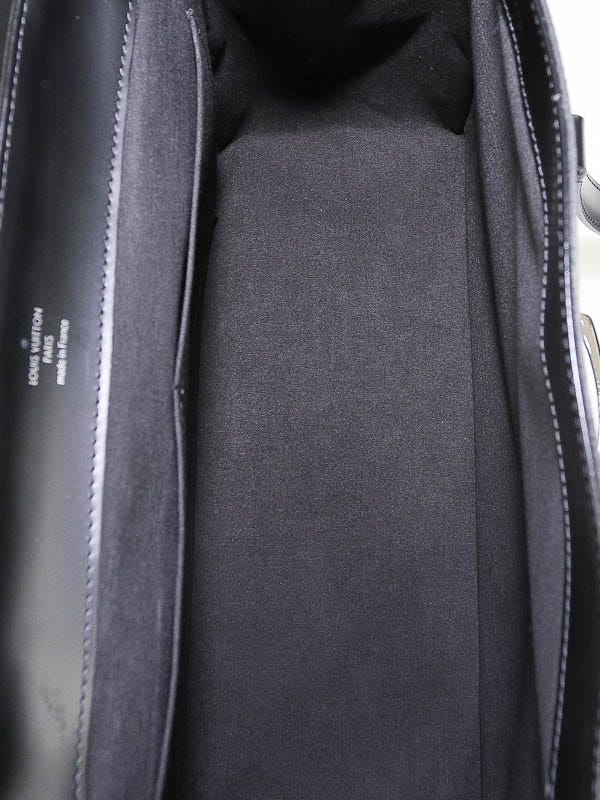 LOUIS VUITTON Bagatelle shoulder bag in black epi lea…