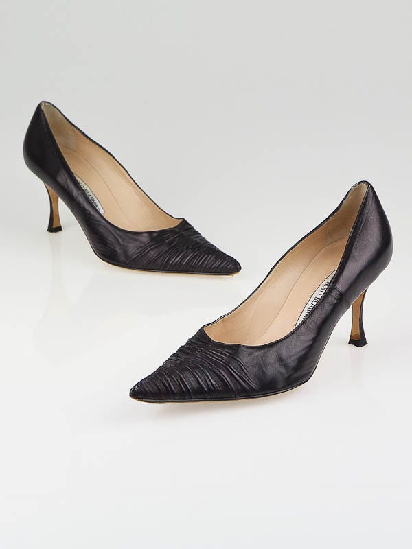 Manolo Blahnik Black Leather Plisse Pumps Size 8.5/39