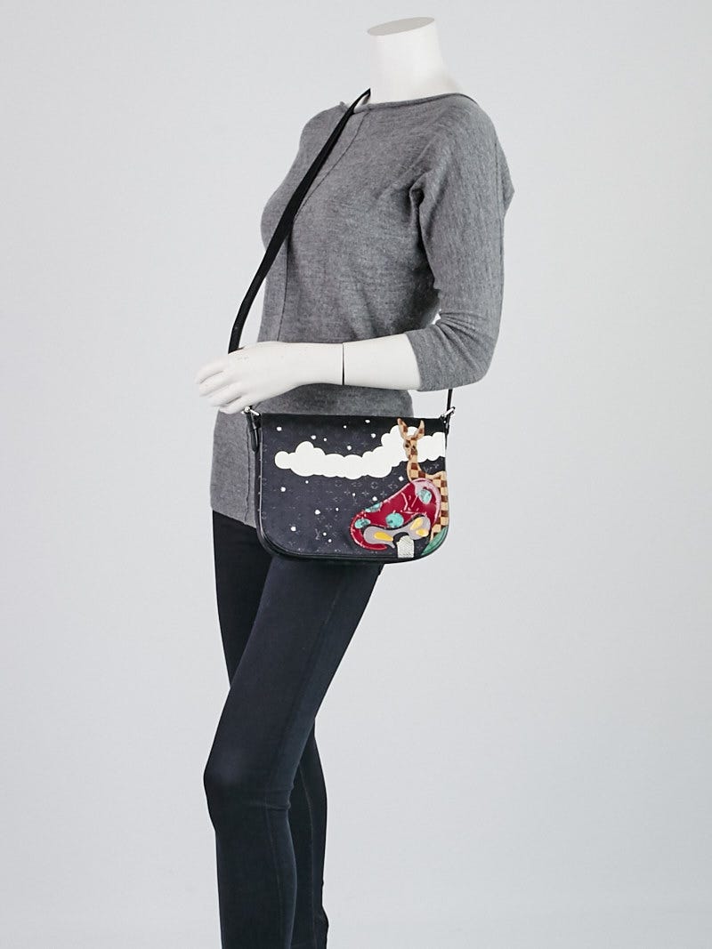 Louis Vuitton Conte de Fees Collection Patchwork Messenger Bag Musette  Black Silk ref.123703 - Joli Closet