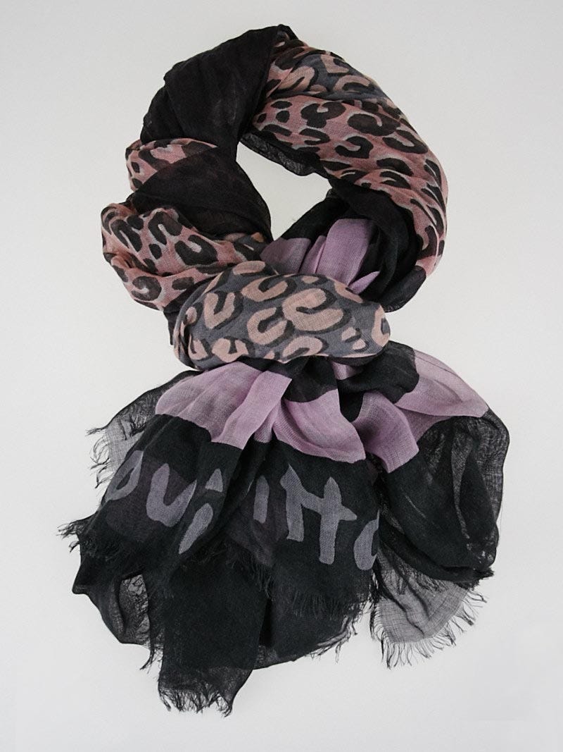 Louis Vuitton - Authenticated Scarf - Silk Black Leopard for Women, Very Good Condition
