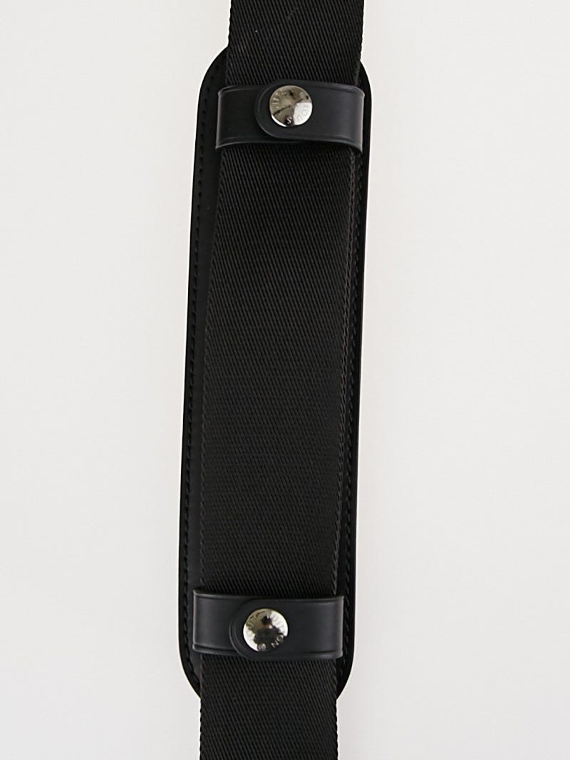 Túi đeo chéo Louis Vuitton Messenger PM Voyager hoa đen khóa gài