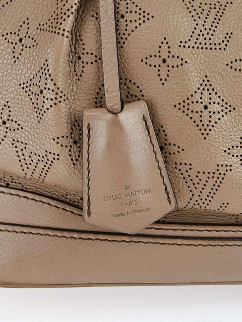 Louis Vuitton Poudre Monogram Mahina Leather Stellar PM Bag - Yoogi's Closet