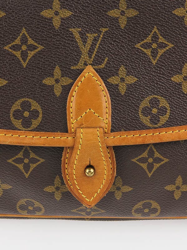 Heritage Vintage: Louis Vuitton Monogram Canvas Gibeciere PM Bag