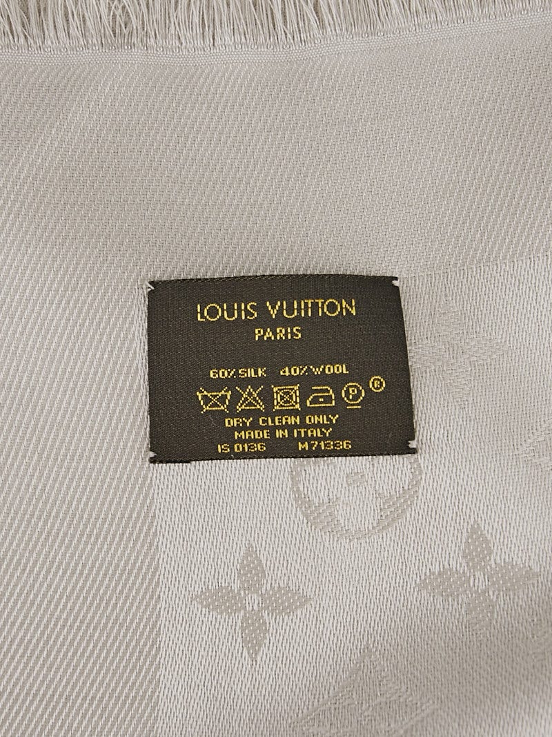 Louis Vuitton nude color monogram scarf made of 60% silk and 40