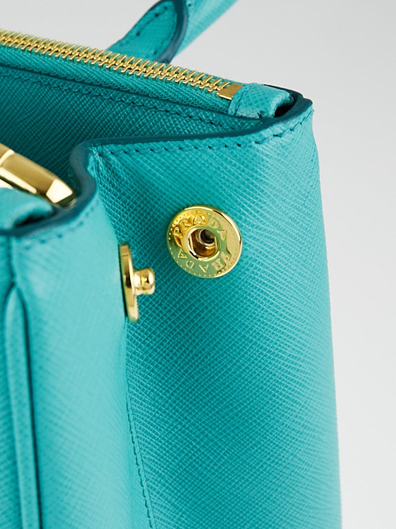 Prada Saffiano Leather Giada Turquoise Small Zip Cardholder Wallet – Queen  Bee of Beverly Hills
