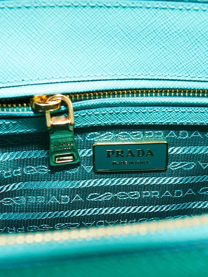 Prada Saffiano Leather Giada Turquoise Small Zip Cardholder Wallet – Queen  Bee of Beverly Hills
