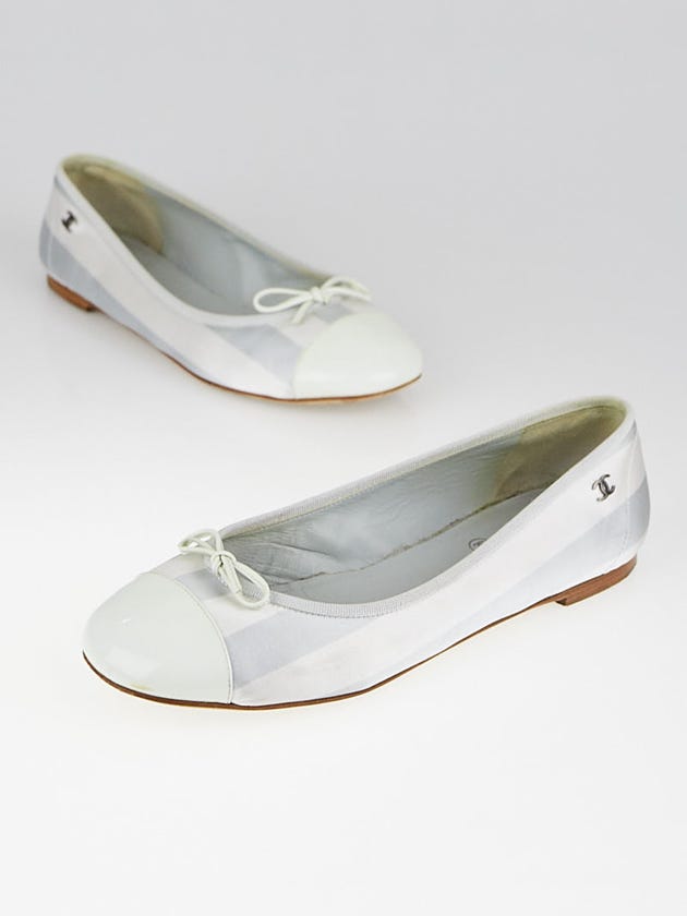 Chanel White/Blue Striped Satin and Patent Leather Cap Toe Ballet Flats Size 7/37.5
