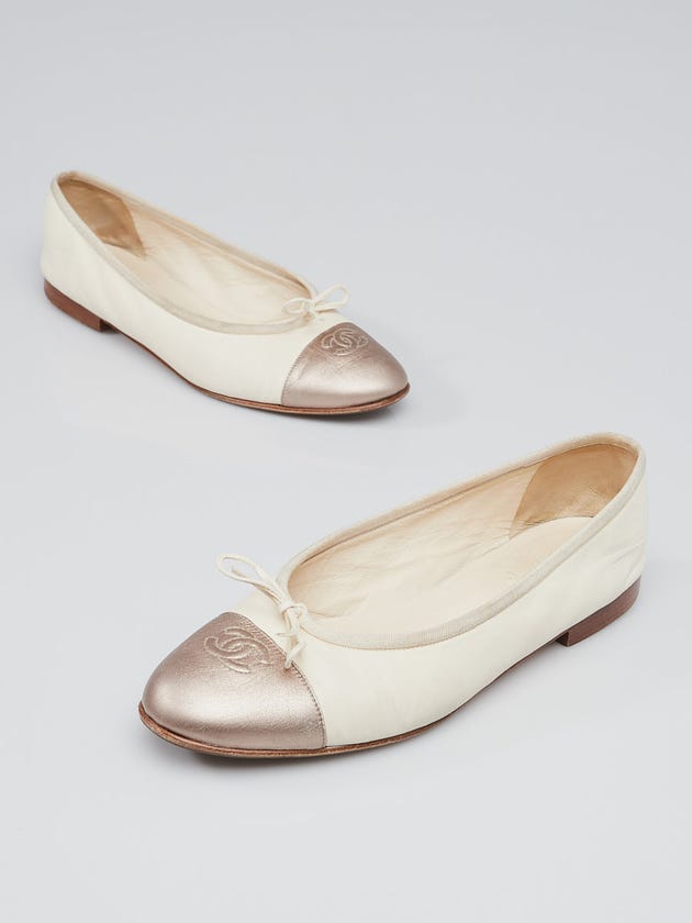 Chanel White/Gold Leather Cap Toe CC Ballet Flats Size 9.5/40