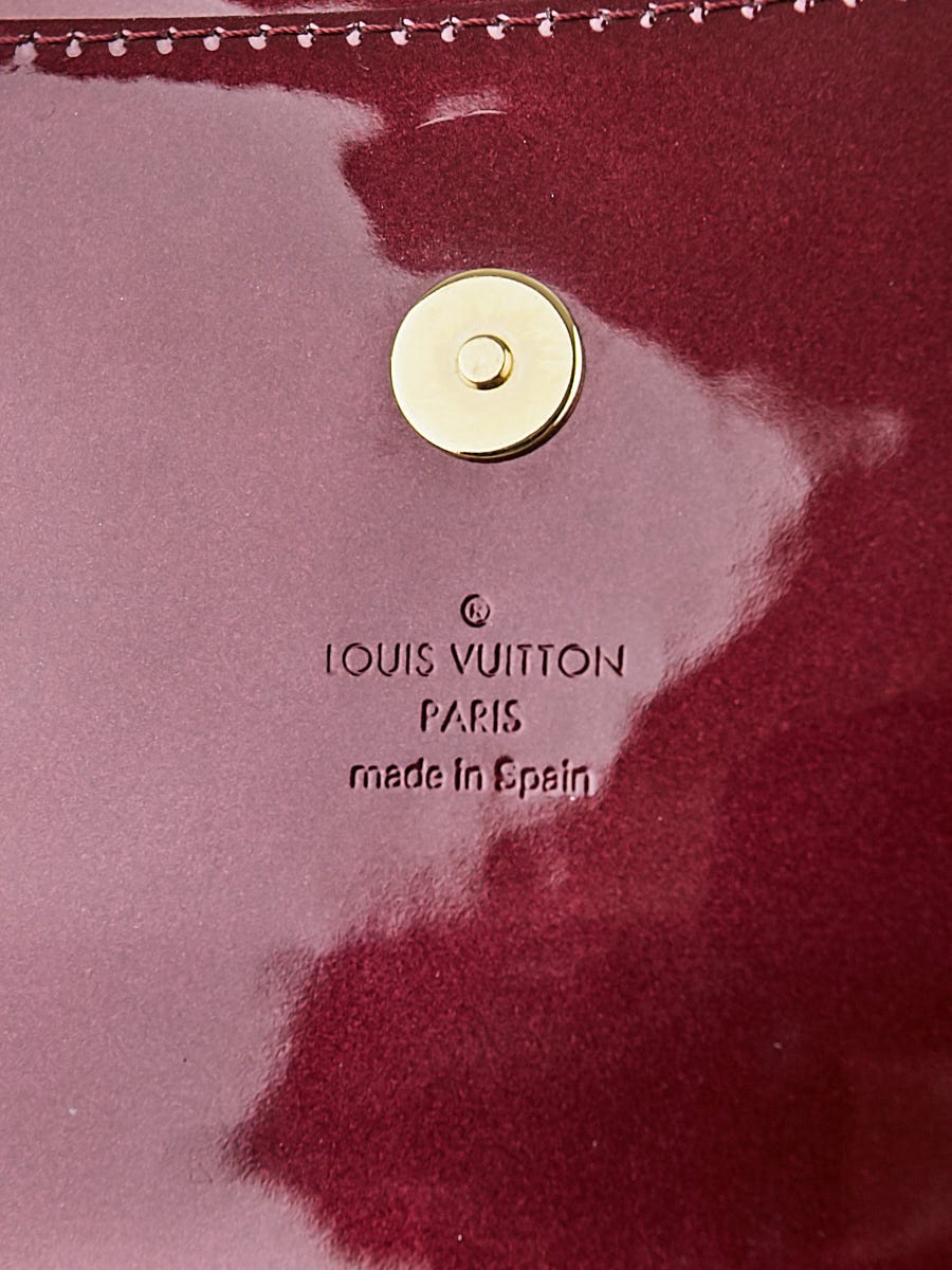 LOUIS VUITTON Patent Sobe Clutch Rouge Fauviste 1306451