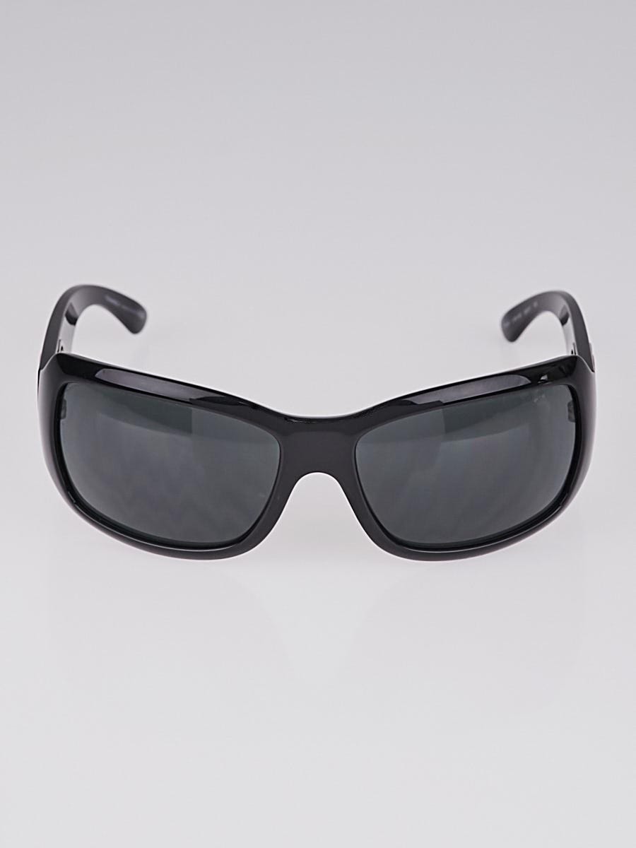 Chanel Black Acetate Frame CC Logo Sunglasses - 6018 | Yoogi's Closet